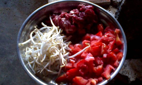 Vô mồi gà đá trước khi ra trận 2 vô mồi cho gà