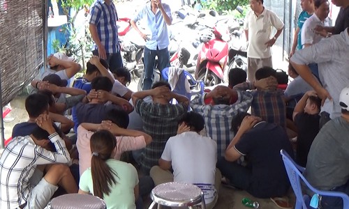 Công an bắt đá gà tại tụ điểm biên giới Campuchia 14 công an bắt đá gà