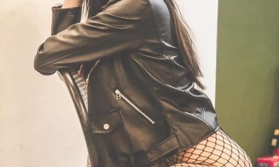 Hot girl nude tô son trước gương bỗng trở nên nổi tiếng 1 cô gái hot nhất hôm nay